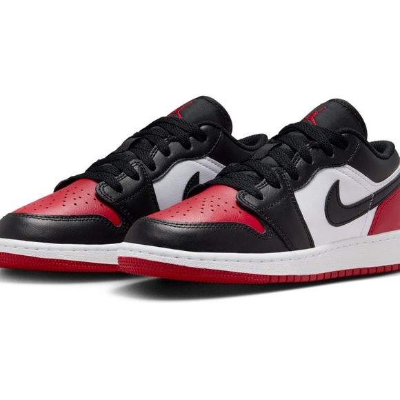 Jordan AJ 1 Low - Boys' Grade School - Picture 2 of 3